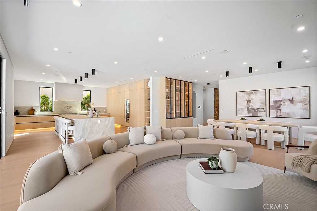 Oversized walk-in closet in primary suite