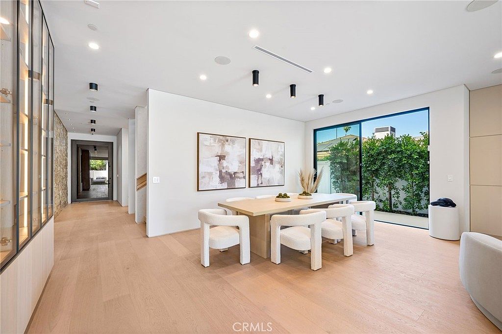 ADU with independent kitchen and living room