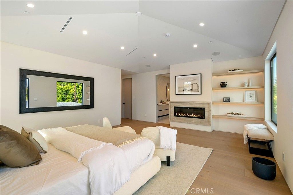 Gated entrance and striking curb appeal